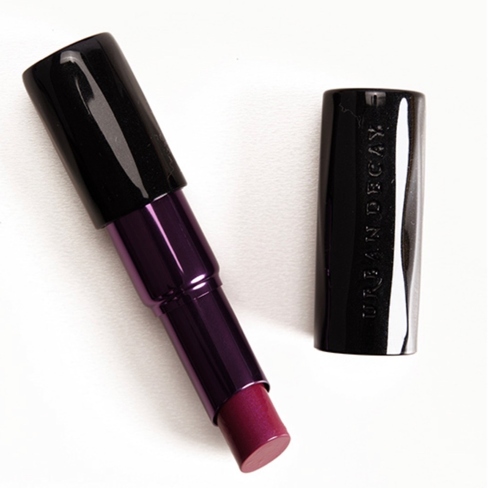 Urban Decay Matte Revolution Lipstick in Matte After Dark BNIB LE Discont’d